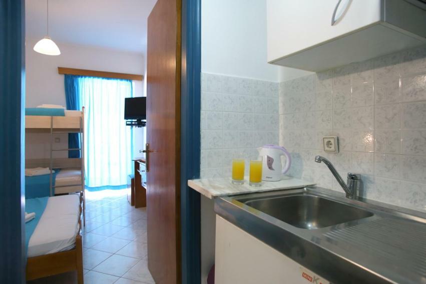 Theocharis Bros - Studios Apartments Áyios Nikítas 외부 사진